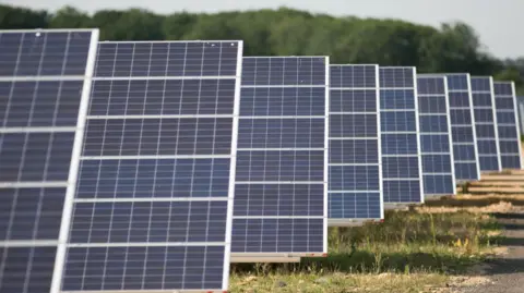 Government approves ‘UK’s largest’ solar farm