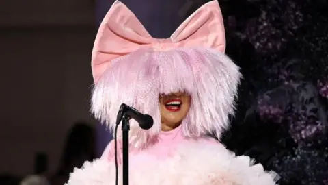 Sia’s ex demands $250,000 per month in spousal support