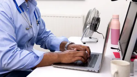 Doctors’ union warning over online booking safety risk