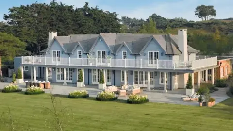 Omaze house winners to get keys as planning row ends